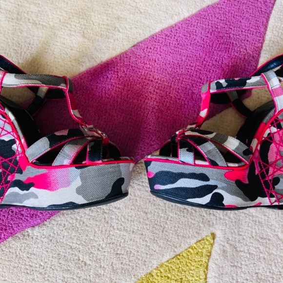 RARE 2011 Dior Anselm Reyle Camouflage Camo Neon Pink Platform Wedge Sandals 36 - Picture 3 of 10